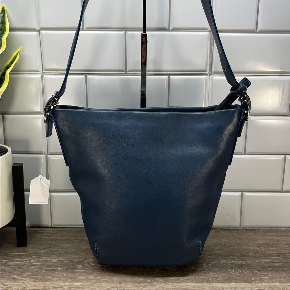 0721 Vintage Coach Elegant Navy Leather Shoulder Bag 258080721 - Picture 2 of 12
